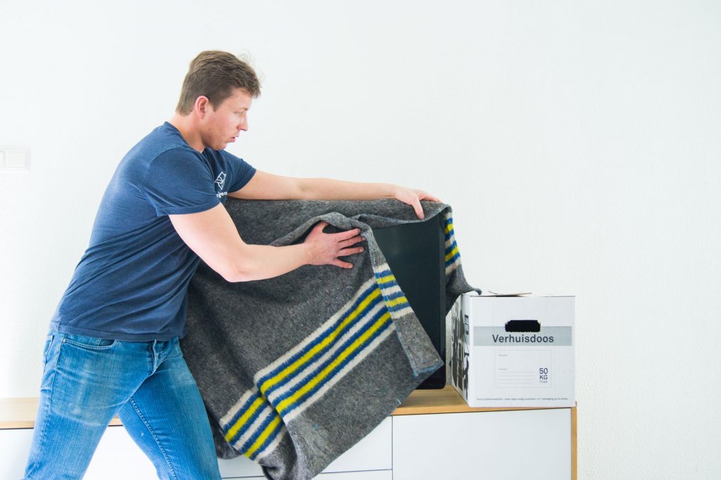 verhuizen-inpakken-tv