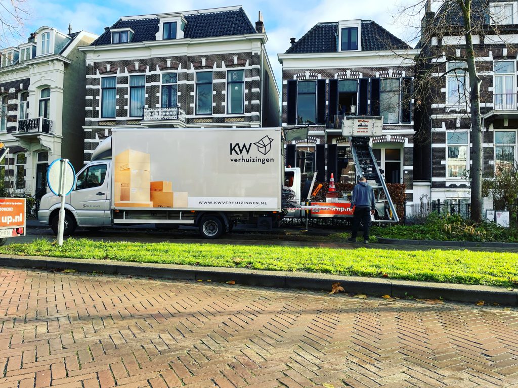 Verhuizen verhuizing Arnhem verhuislift inpakken verhuisdozen